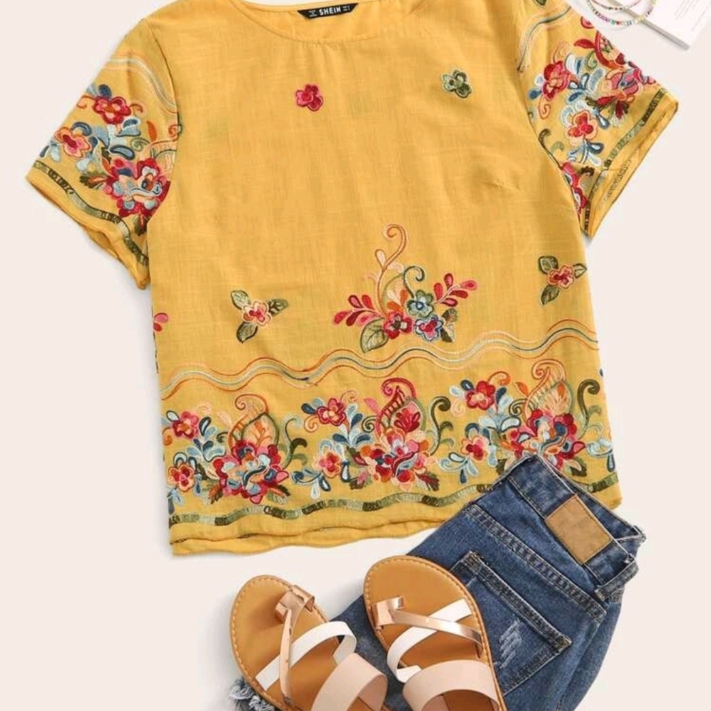 SHEIN Yellow Short Sleeve Graphic Blouse